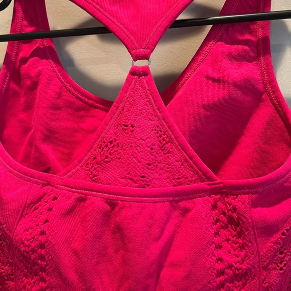 NWOT, Nux, Womens Athletic Tank, built-in shelf bra, textured side detail - Picture 5 of 7